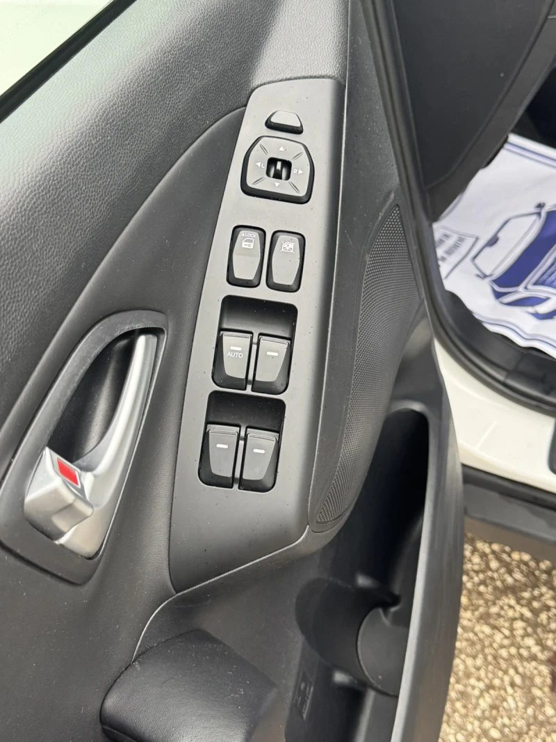 Hyundai IX35 * * 2.0CRDi 4x4 * * 184кс * * Подгрев * * ПАНОРАМА, снимка 14 - Автомобили и джипове - 52881135