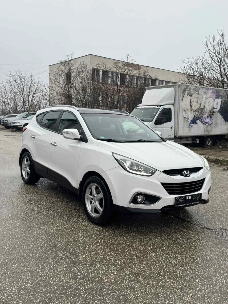 Hyundai IX35 * * 2.0CRDi 4x4 * * 184кс * * Подгрев * * ПАНОРАМА, снимка 2 - Автомобили и джипове - 52881135