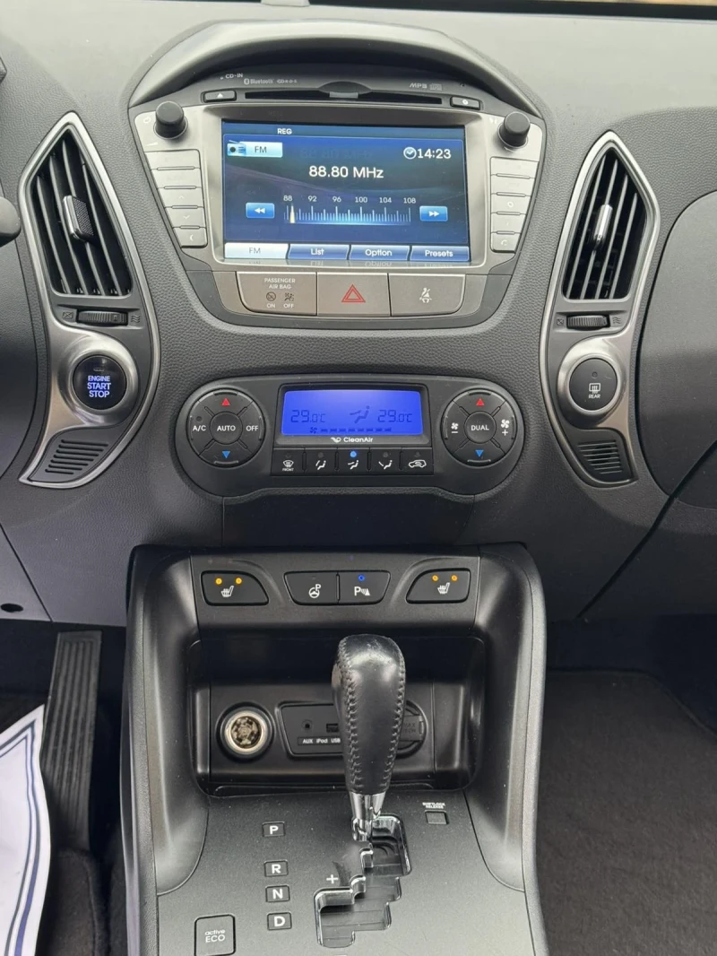 Hyundai IX35 * * 2.0CRDi 4x4 * * 184кс * * Подгрев * * ПАНОРАМА, снимка 13 - Автомобили и джипове - 52881135