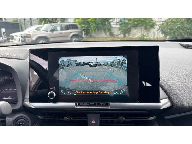 Toyota C-HR 2.0 PHEV COOL, снимка 14 - Автомобили и джипове - 55376670