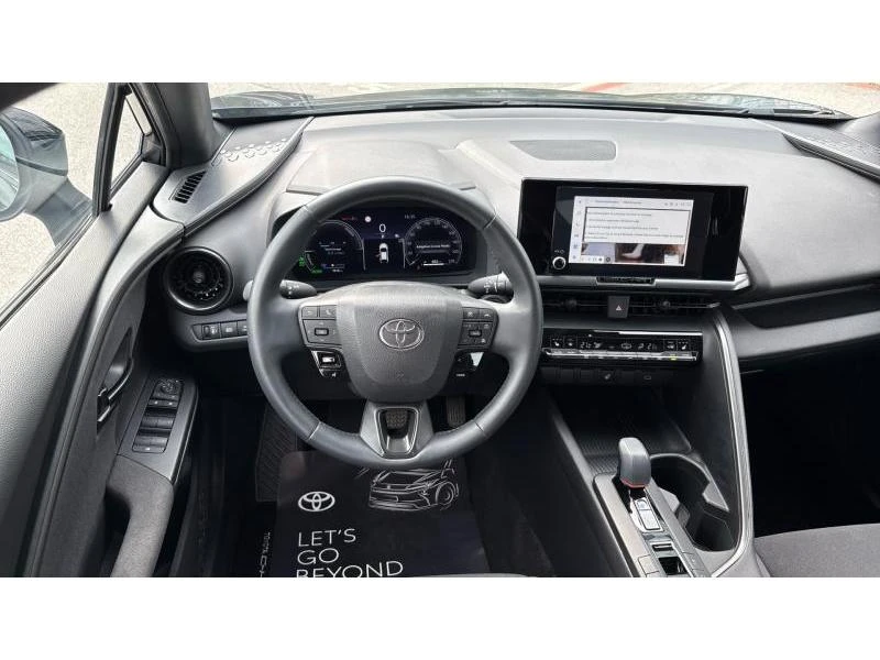 Toyota C-HR 2.0 PHEV COOL, снимка 9 - Автомобили и джипове - 55376670