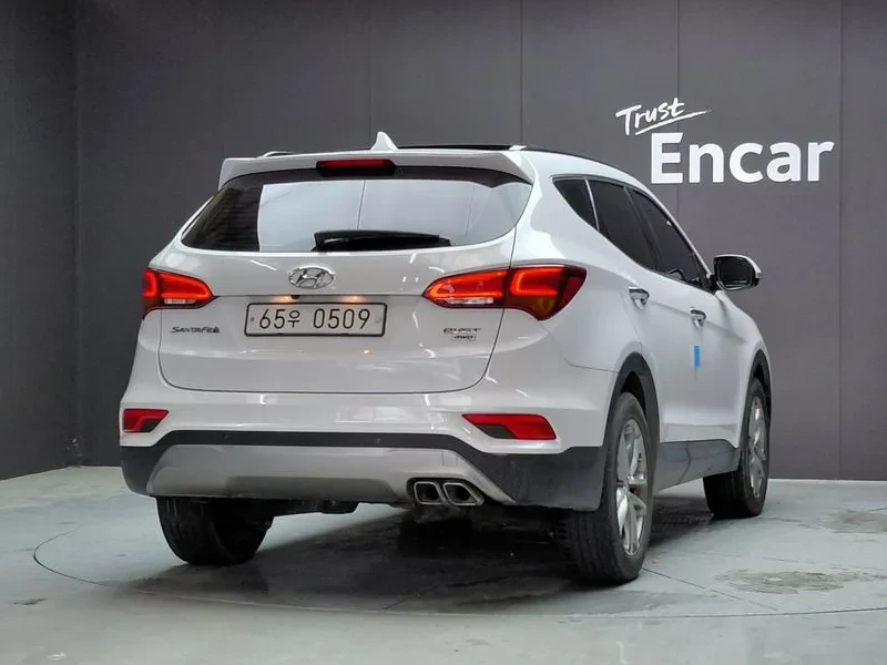 Hyundai Santa fe 2.2 CRDI 4WD - САМО 30% АВАНС, снимка 4 - Автомобили и джипове - 55740260