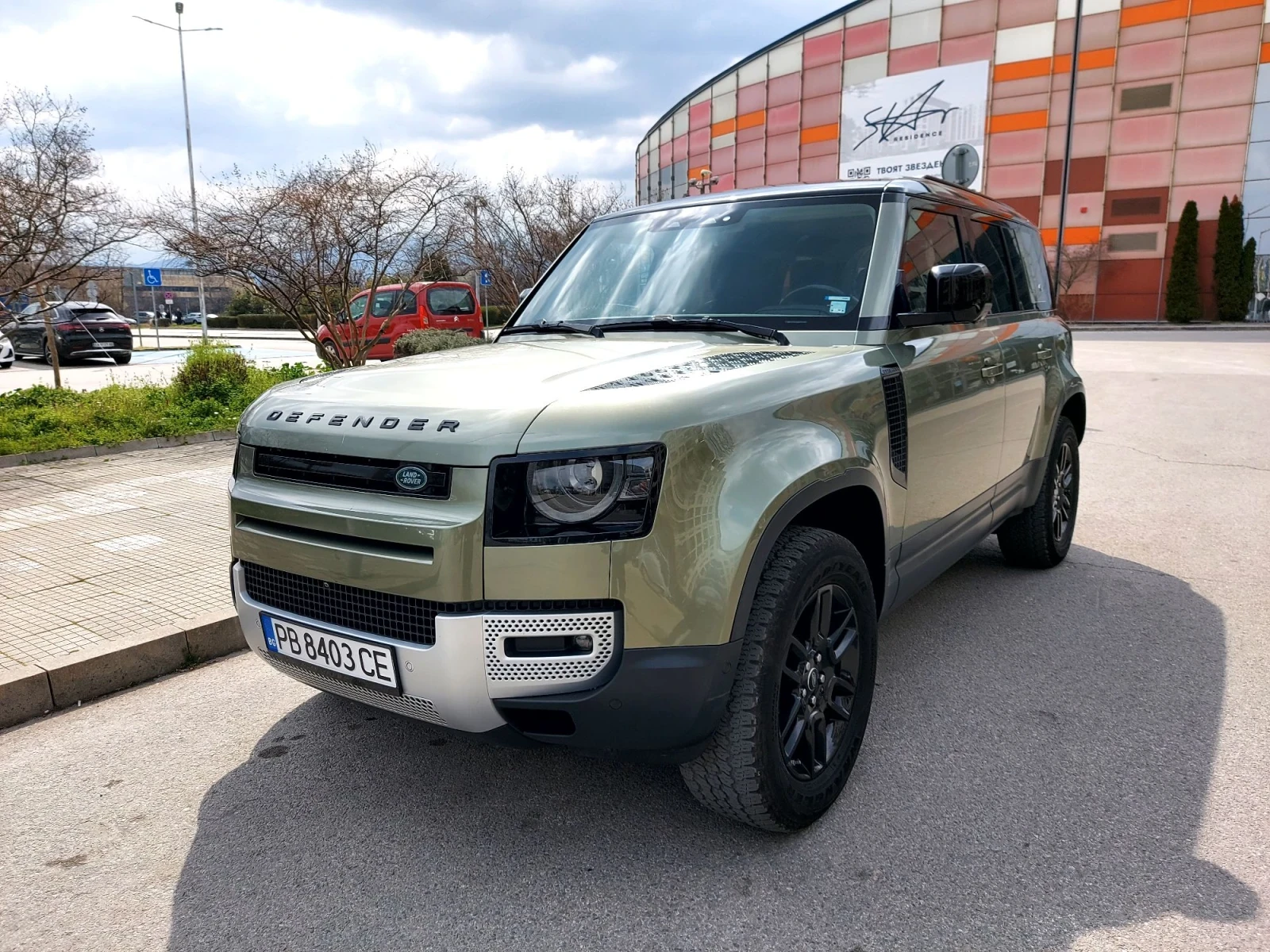 Land Rover Defender 240D se First Edition , снимка 4 - Автомобили и джипове - 52342115
