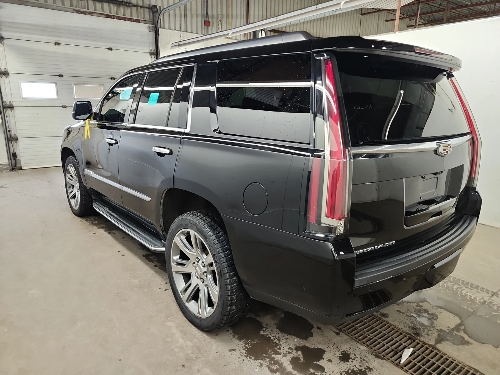 Cadillac Escalade PREMIUM LUXURY - изображение 4