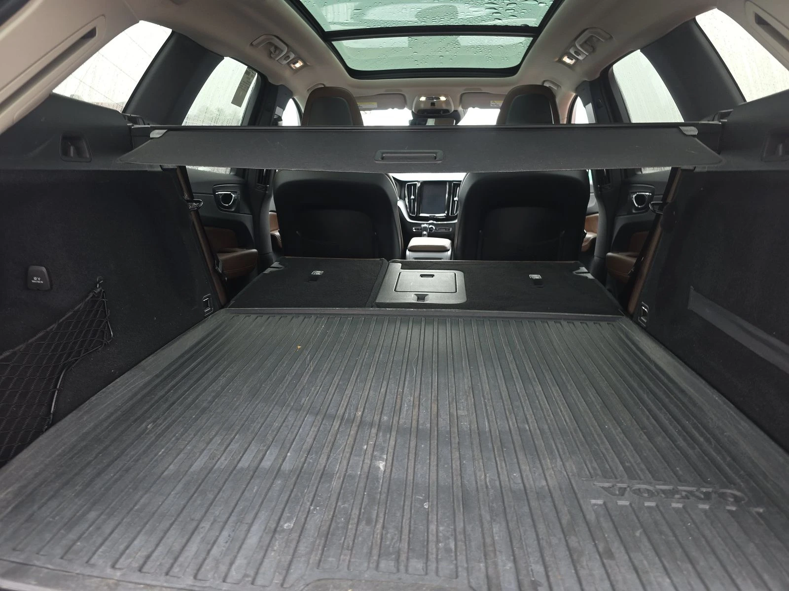 Volvo XC60 T5* MOMENTUM* ДИГИТАЛНО* ТАБЛО* 360КАМЕРА* LANE* A, снимка 14 - Автомобили и джипове - 53802764