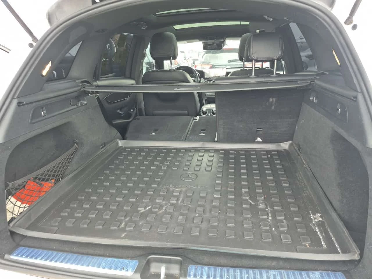 Mercedes-Benz GLC 300 CARFAX/ДИГИТАЛЕН КМ./2 КЛЮЧА/ПАНО/ПОДГРЕВ/ПАМЕТ, снимка 13 - Автомобили и джипове - 54116044