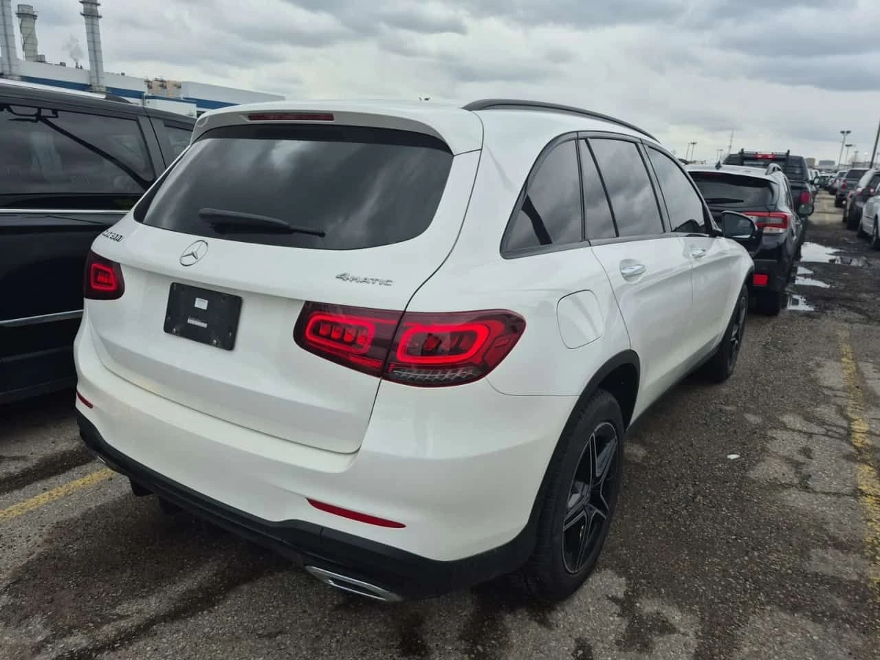 Mercedes-Benz GLC 300 CARFAX/ДИГИТАЛЕН КМ./2 КЛЮЧА/ПАНО/ПОДГРЕВ/ПАМЕТ, снимка 3 - Автомобили и джипове - 54116044