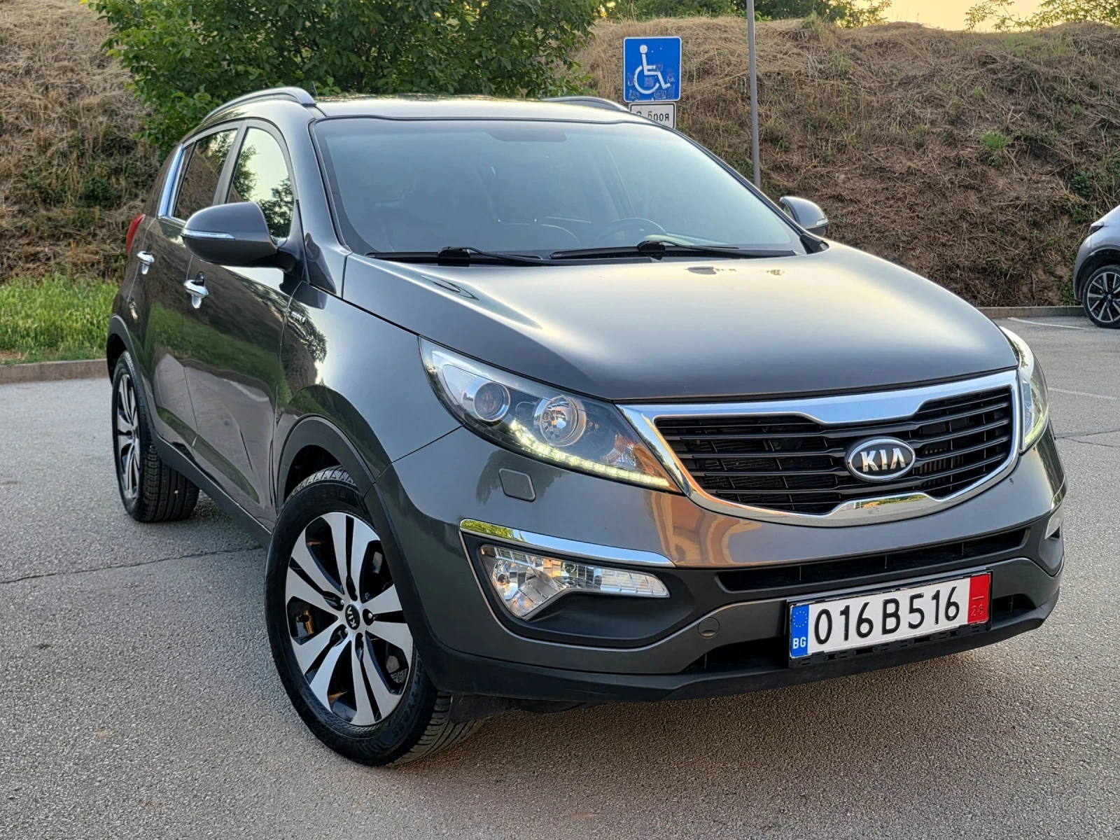 Kia Sportage Premium, Пълна сервизна история KiA, снимка 3 - Автомобили и джипове - 55094064