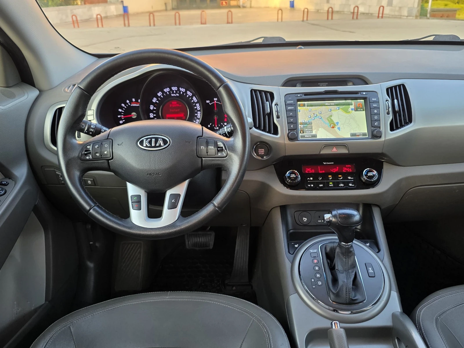 Kia Sportage Premium, Пълна сервизна история KiA, снимка 9 - Автомобили и джипове - 55094064