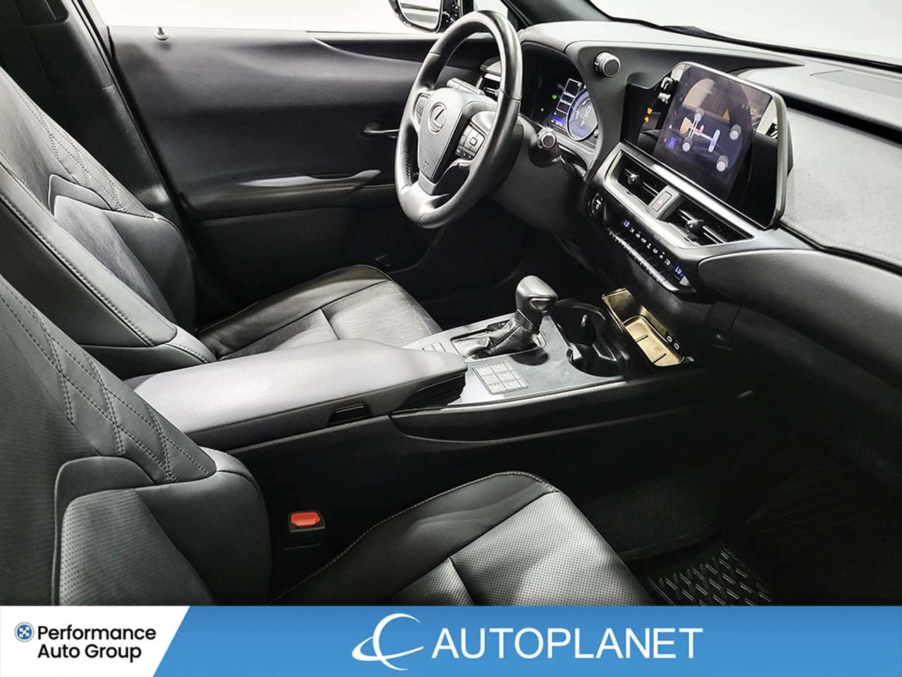 Lexus UX 250h Premium AWD, снимка 17 - Автомобили и джипове - 56653862