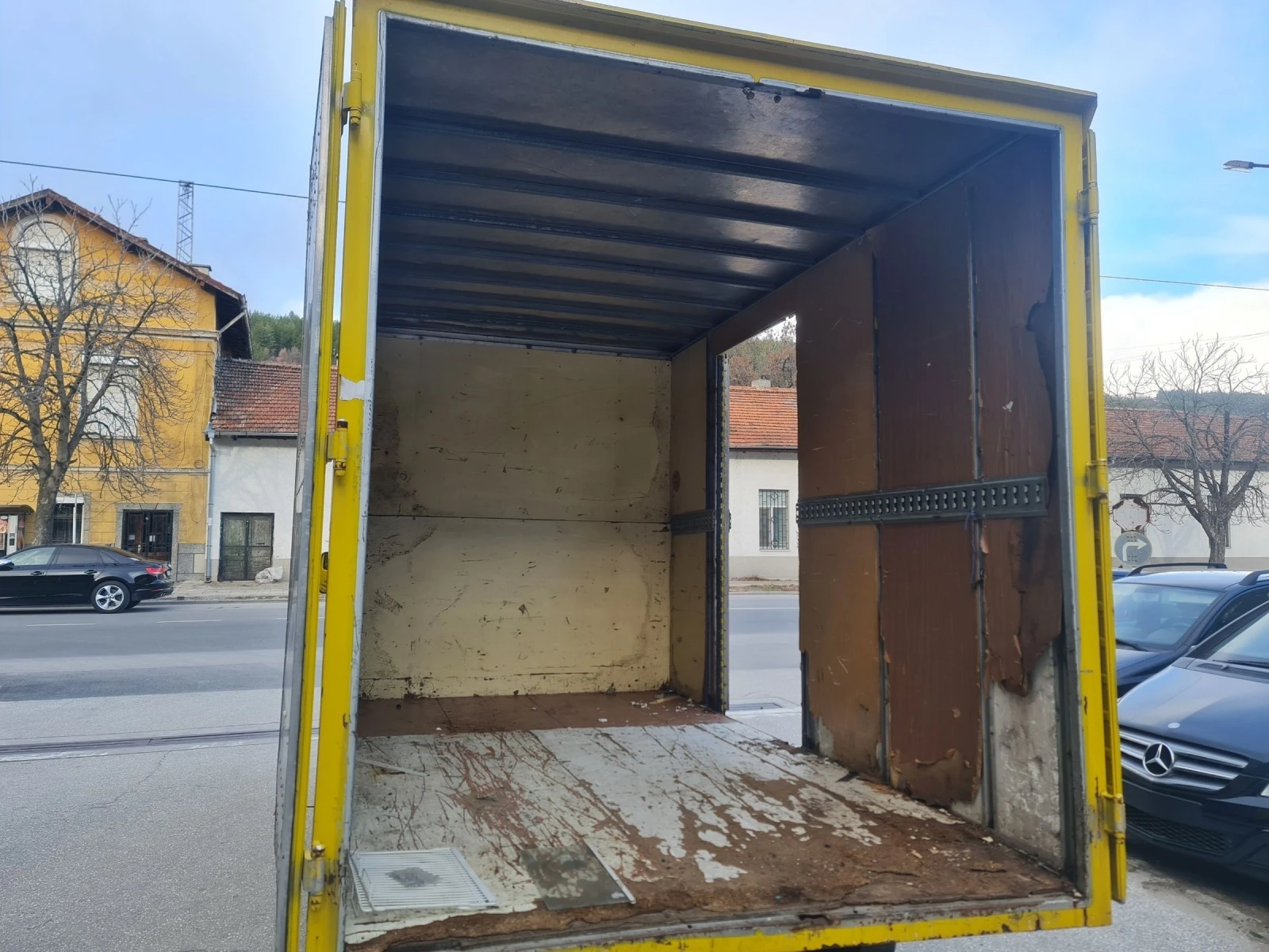 Nissan Capstar    | Mobile.bg   13