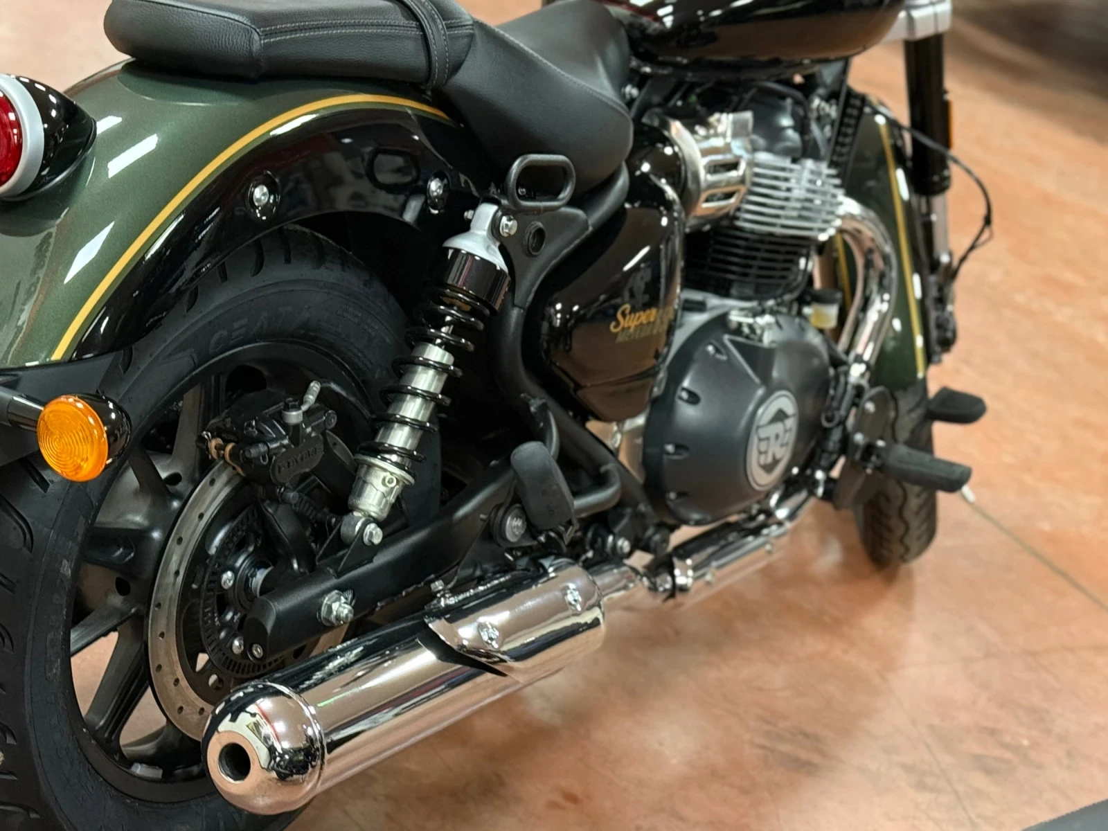 Royal Enfield Super Meteor Interstellar 650 - изображение 4