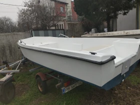 Лодка Ally Fiart тримаран, снимка 3 - Воден транспорт - 53232944