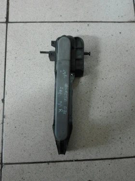 външна дръжка предна дясна Форд Фиеста 2вр.