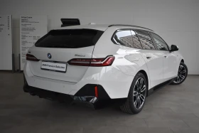 BMW 520 xDrive Touring, снимка 2