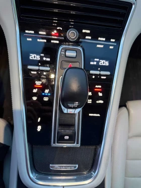 Porsche Panamera 4 E Hybrid AWD * CARFAX * БЕЗ ПЪРВОНАЧАЛНА ВНОСК, снимка 17
