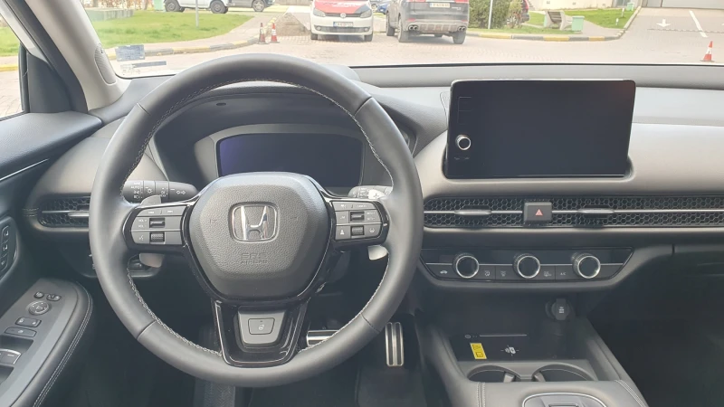 Honda ZR-V 2.0 i-MMD Advance, снимка 15 - Автомобили и джипове - 44862242