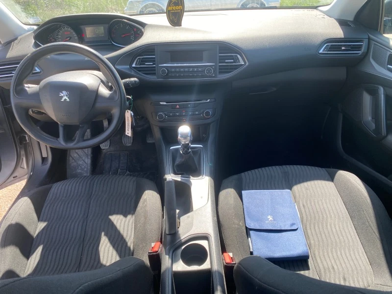 Peugeot 308 1.6 blue HDI, снимка 8 - Автомобили и джипове - 45407522