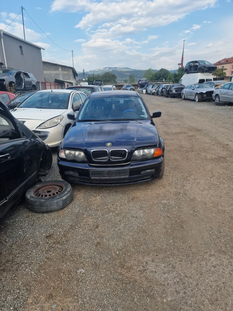 BMW 318 Бензин, снимка 1 - Автомобили и джипове - 47099423