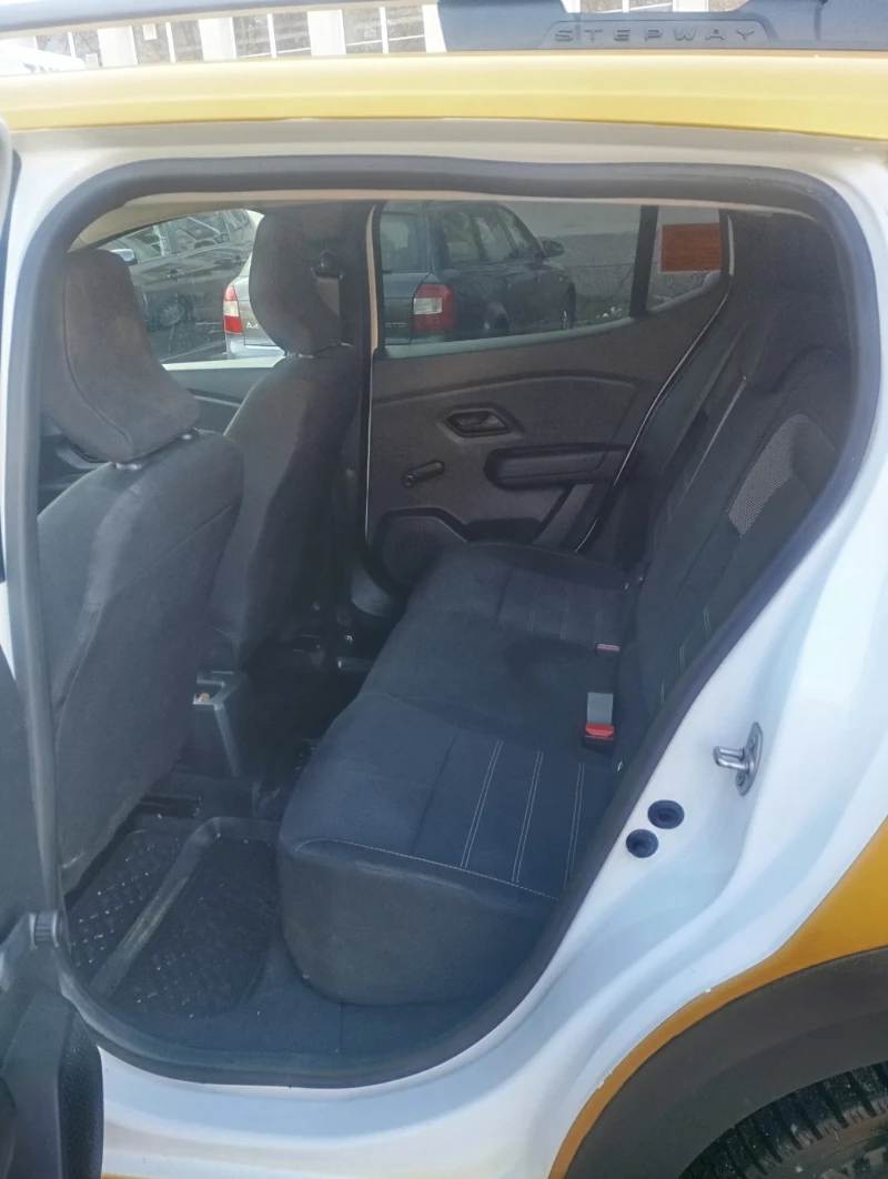 Dacia Sandero Stepway 1.0T, снимка 6 - Автомобили и джипове - 48611144