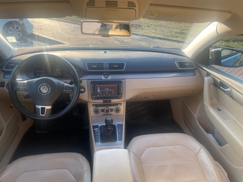 VW Passat, снимка 12 - Автомобили и джипове - 48708893