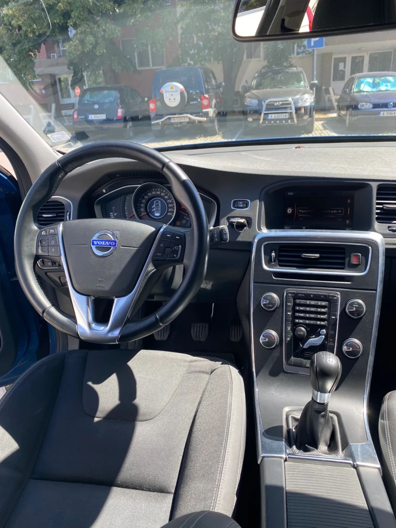 Volvo V60, снимка 9 - Автомобили и джипове - 51719145