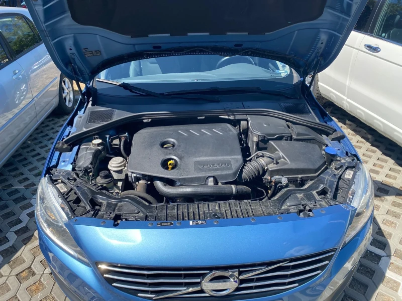 Volvo V60, снимка 12 - Автомобили и джипове - 51719145