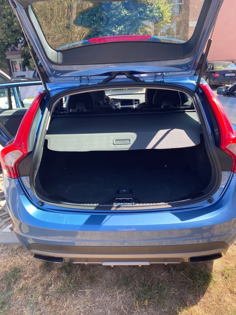 Volvo V60, снимка 10 - Автомобили и джипове - 51719145