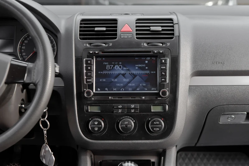 VW Golf 2.0/TDI/NAVI, снимка 15 - Автомобили и джипове - 52555132