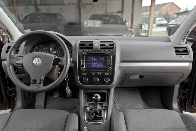 VW Golf 2.0/TDI/NAVI, снимка 10 - Автомобили и джипове - 52555132