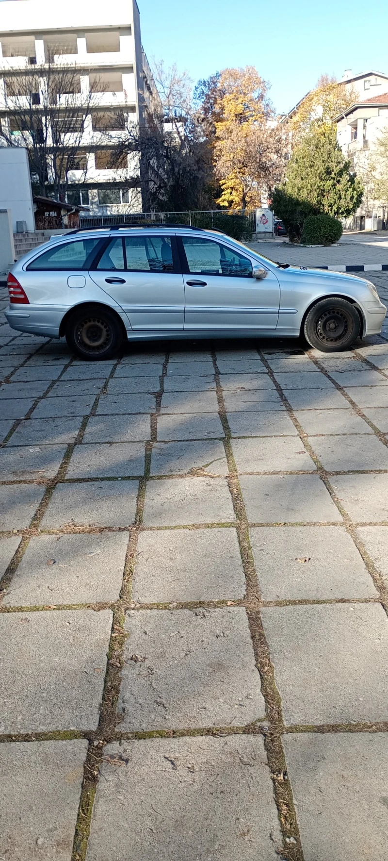 Mercedes-Benz 220, снимка 3 - Автомобили и джипове - 52679122