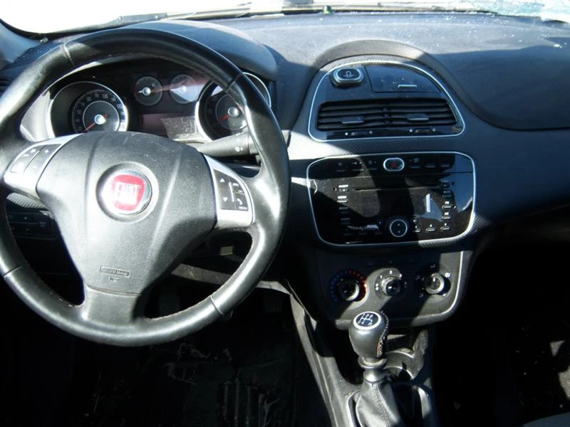 Fiat Punto 1.4I, снимка 5 - Автомобили и джипове - 31853730