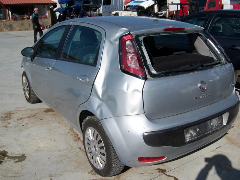 Fiat Punto 1.4I, снимка 2 - Автомобили и джипове - 31853730