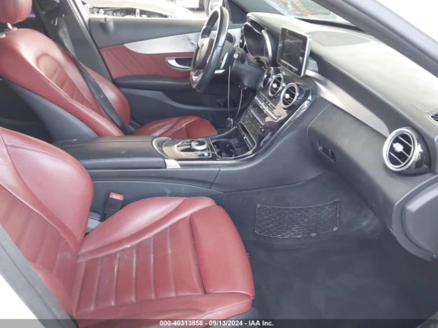 Mercedes-Benz C 300, снимка 8 - Автомобили и джипове - 47950346