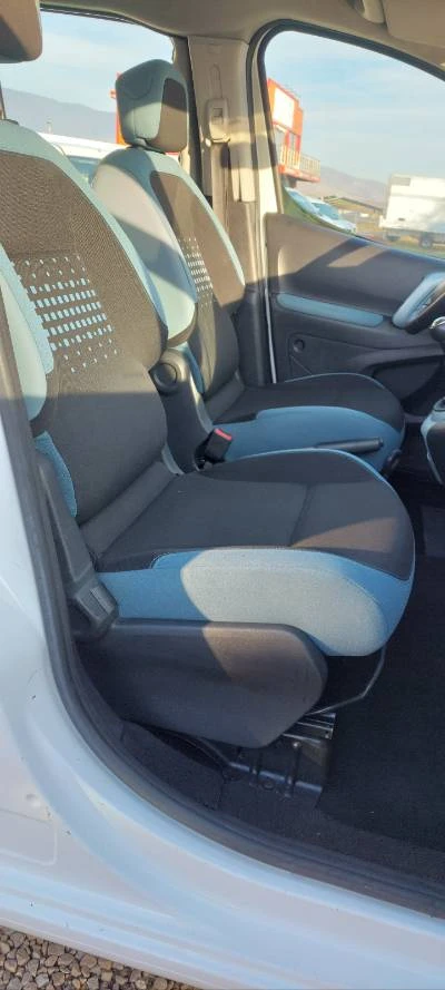 Citroen Berlingo 1.6  HDI клима, снимка 14 - Автомобили и джипове - 48911763