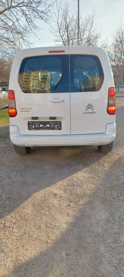 Citroen Berlingo 1.6  HDI клима, снимка 8 - Автомобили и джипове - 48911763