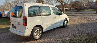 Citroen Berlingo 1.6  HDI клима, снимка 6 - Автомобили и джипове - 48911763