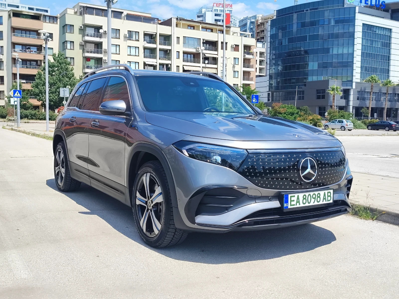 Mercedes-Benz EQB 300/4 MATIC/AMG/ FACELIFT - изображение 8