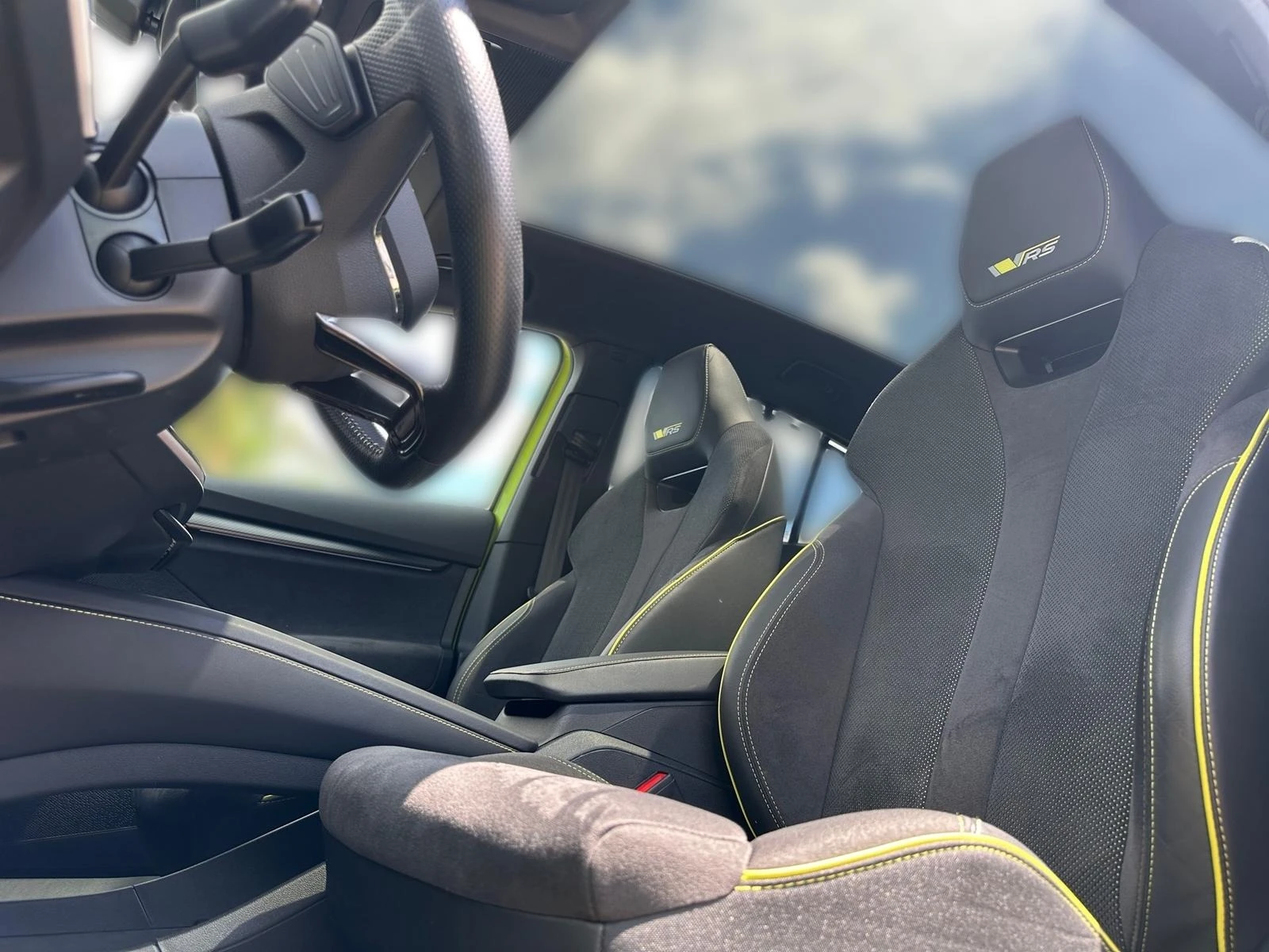 Skoda Enyaq iV RS COUPE 4x4 CANTON PANORAMA HEAD UP MATRIX - изображение 6