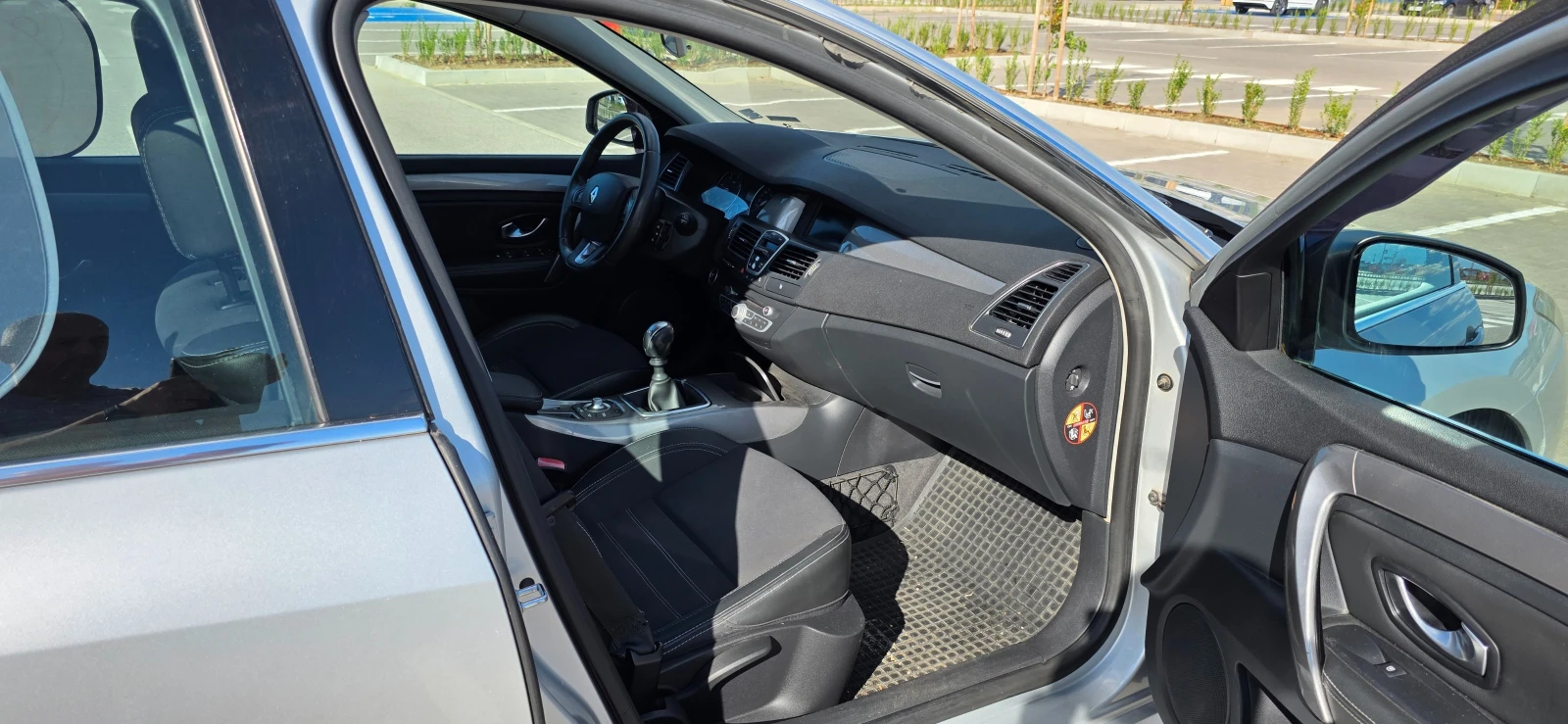 Renault Laguna, снимка 10 - Автомобили и джипове - 54033307