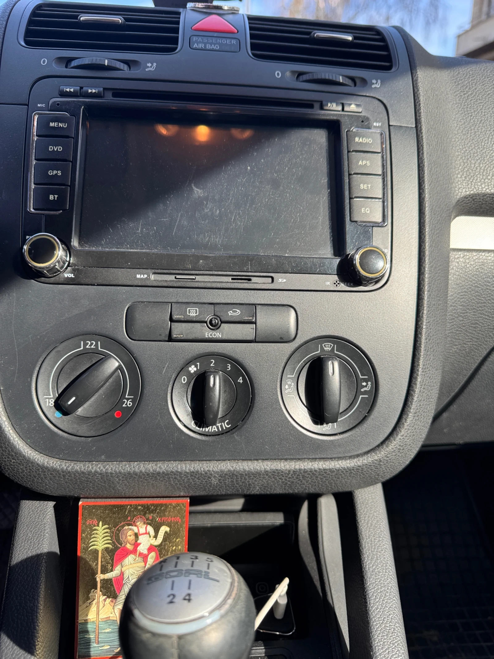 VW Golf 1.6 Газ, снимка 6 - Автомобили и джипове - 54113835