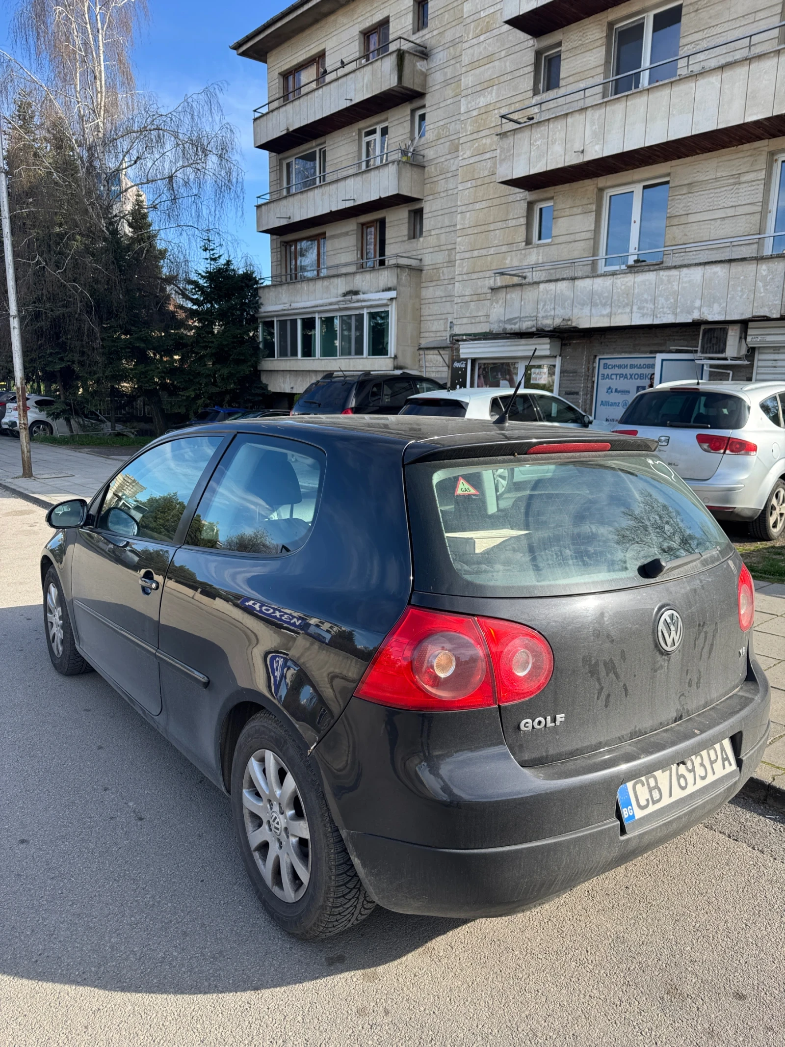 VW Golf 1.6 Газ, снимка 3 - Автомобили и джипове - 54113835