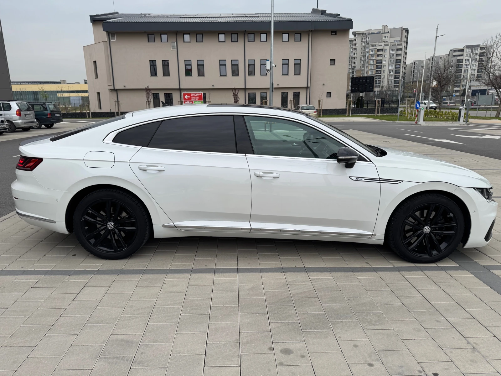VW Arteon 4Motion R-LINE, снимка 6 - Автомобили и джипове - 54235611
