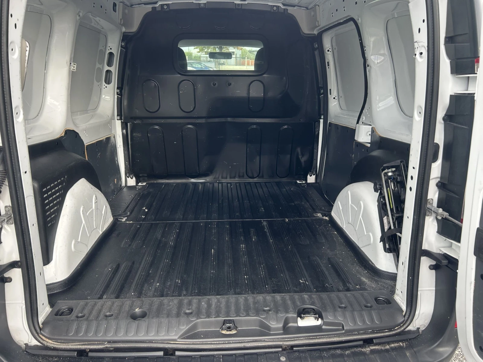 Renault Kangoo 1.5 dci, снимка 10 - Автомобили и джипове - 54596391