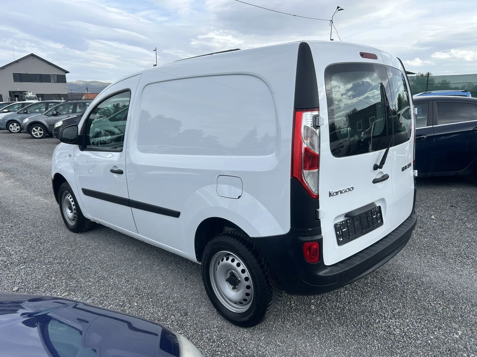 Renault Kangoo 1.5 dci, снимка 4 - Автомобили и джипове - 54596391