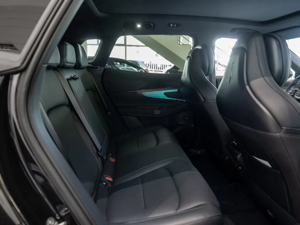 LynkCo 08 PHEV/349HP/CORE/PANO/360/LED/KLESS/DIGI/344q | Mobile.bg � ����������� 15