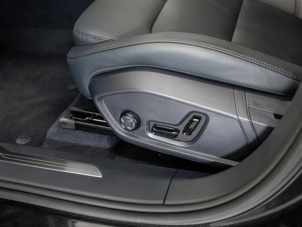 LynkCo 08 PHEV/349HP/CORE/PANO/360/LED/KLESS/DIGI/344q | Mobile.bg � ����������� 12