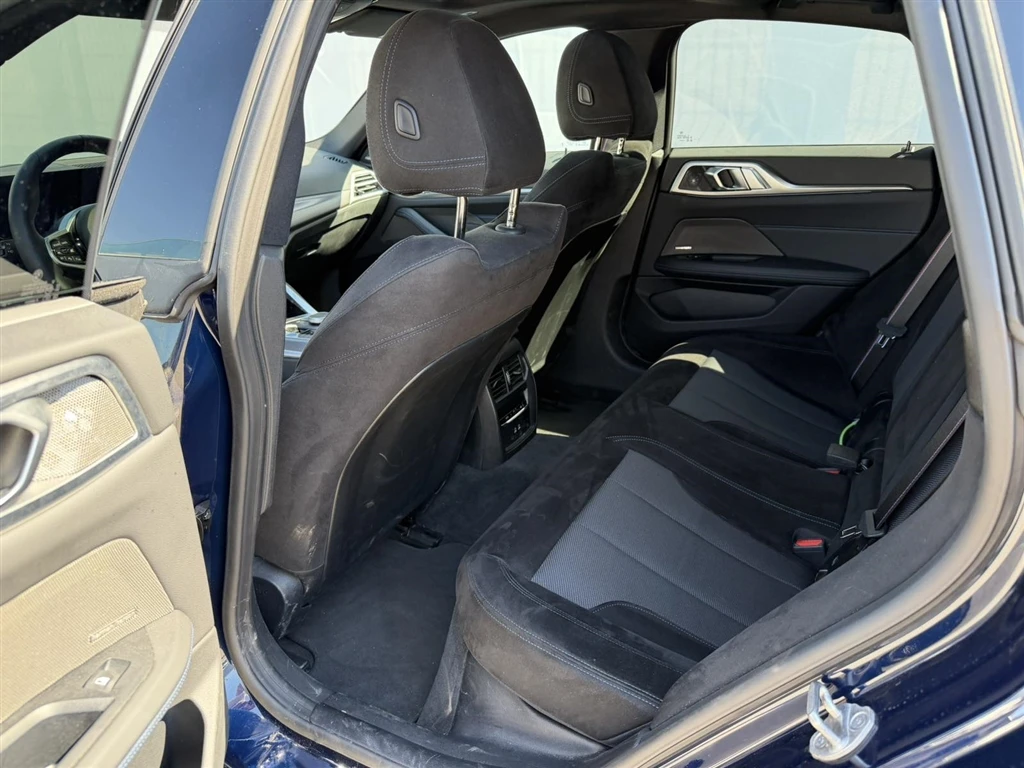 BMW i4 eDrive40 Gran Coupe, снимка 9 - Автомобили и джипове - 55103723