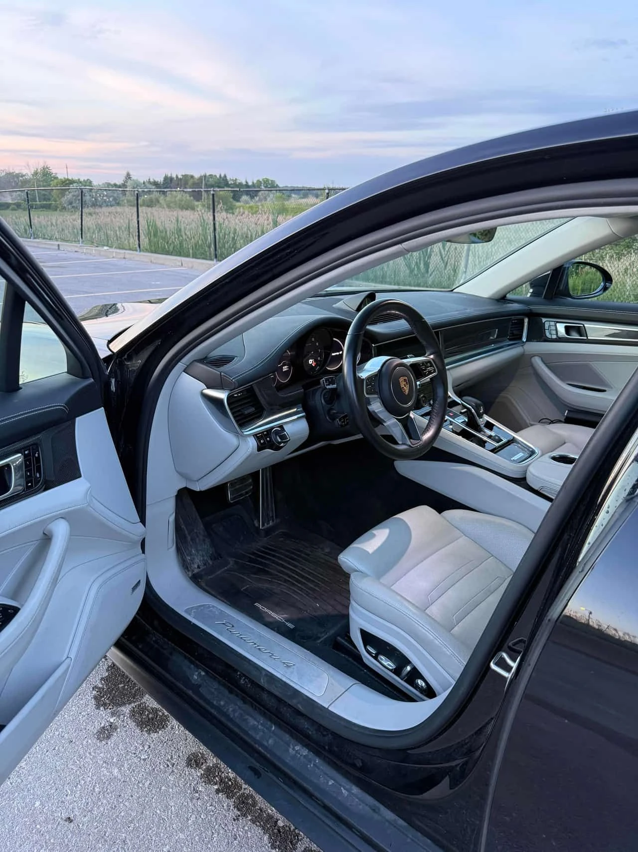 Porsche Panamera 4 E Hybrid AWD * CARFAX * БЕЗ ПЪРВОНАЧАЛНА ВНОСК, снимка 5 - Автомобили и джипове - 55112184