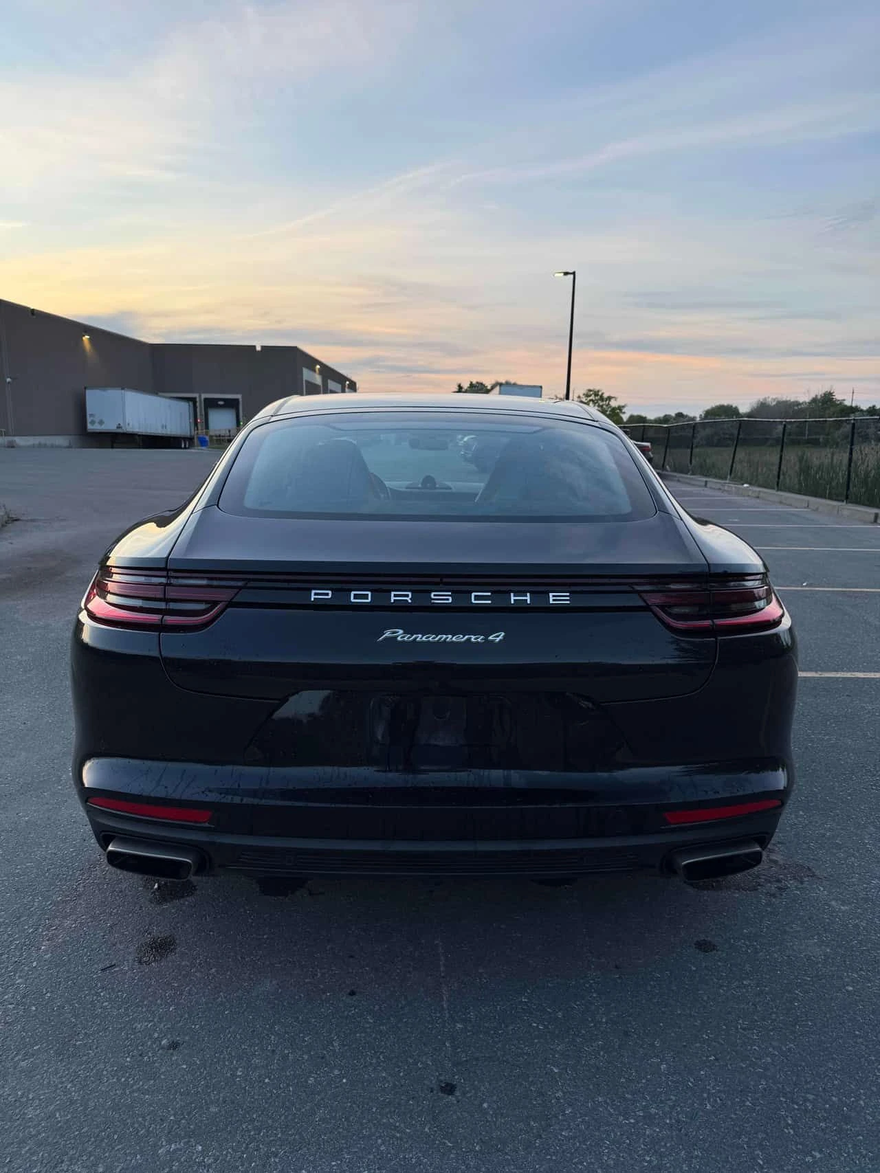 Porsche Panamera 4 E Hybrid AWD * CARFAX * БЕЗ ПЪРВОНАЧАЛНА ВНОСК, снимка 4 - Автомобили и джипове - 55112184